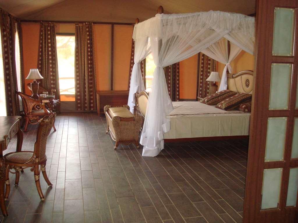 Kilima Safari Camp Hotel Oloitokitok Стая снимка
